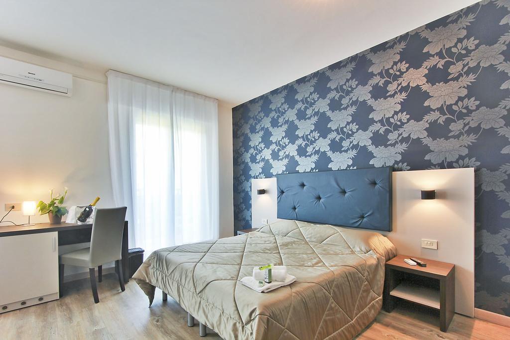 Hotel Gambrinus ลินญาโน ซับเบียโดโร ภายนอก รูปภาพ