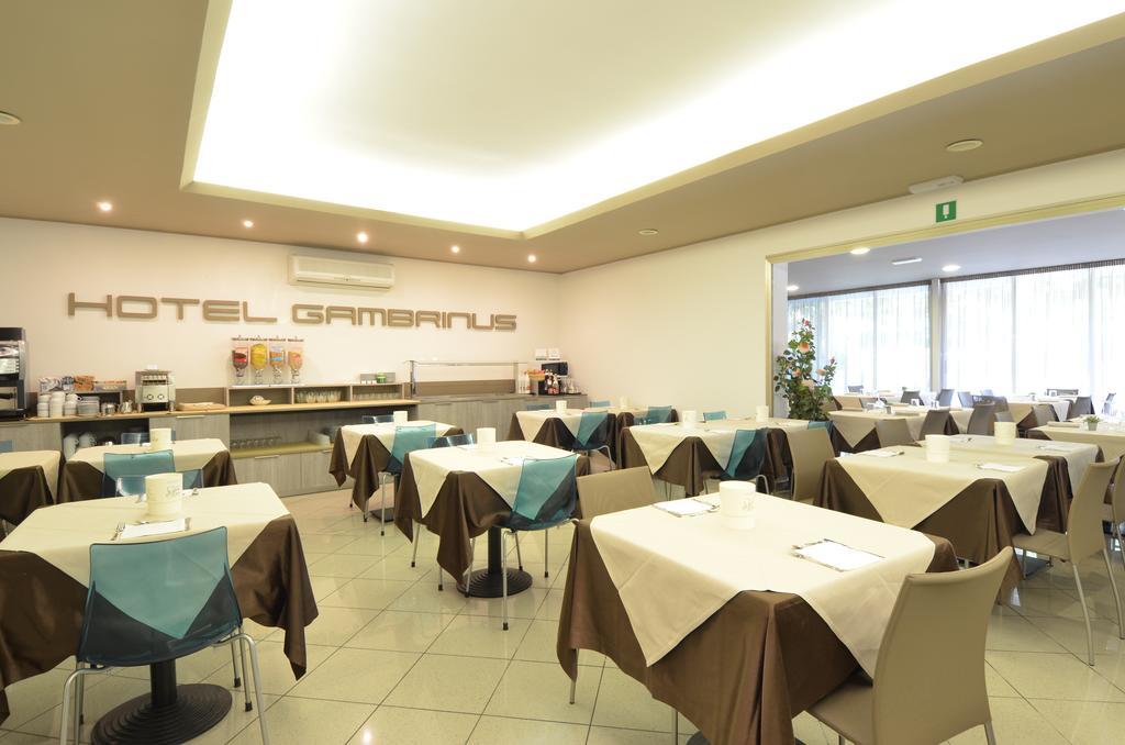 Hotel Gambrinus ลินญาโน ซับเบียโดโร ภายนอก รูปภาพ