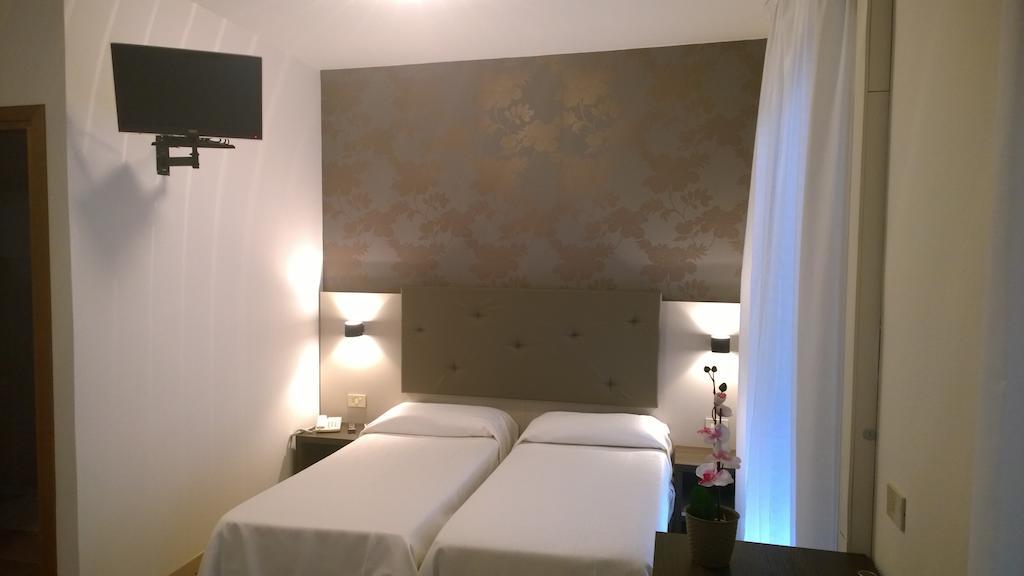 Hotel Gambrinus ลินญาโน ซับเบียโดโร ภายนอก รูปภาพ