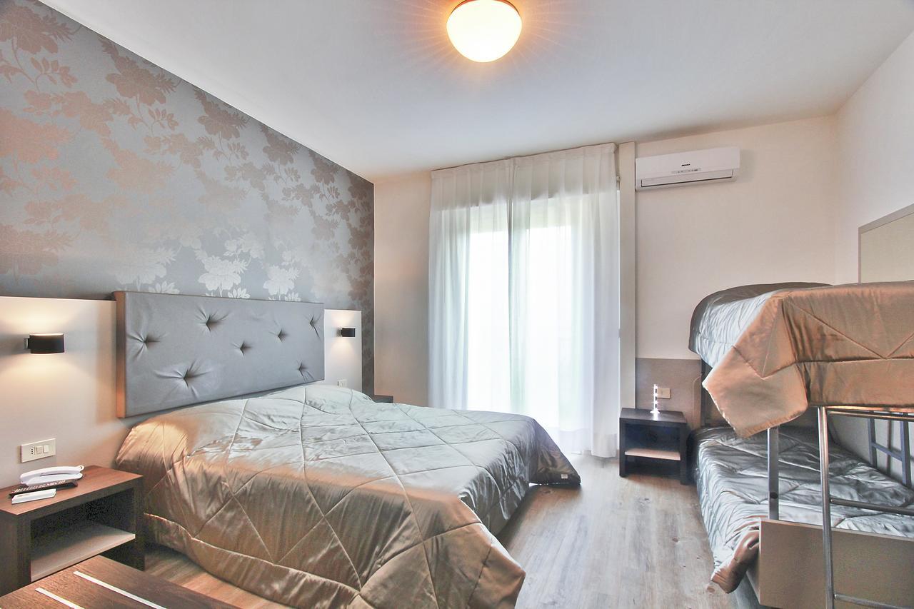 Hotel Gambrinus ลินญาโน ซับเบียโดโร ภายนอก รูปภาพ