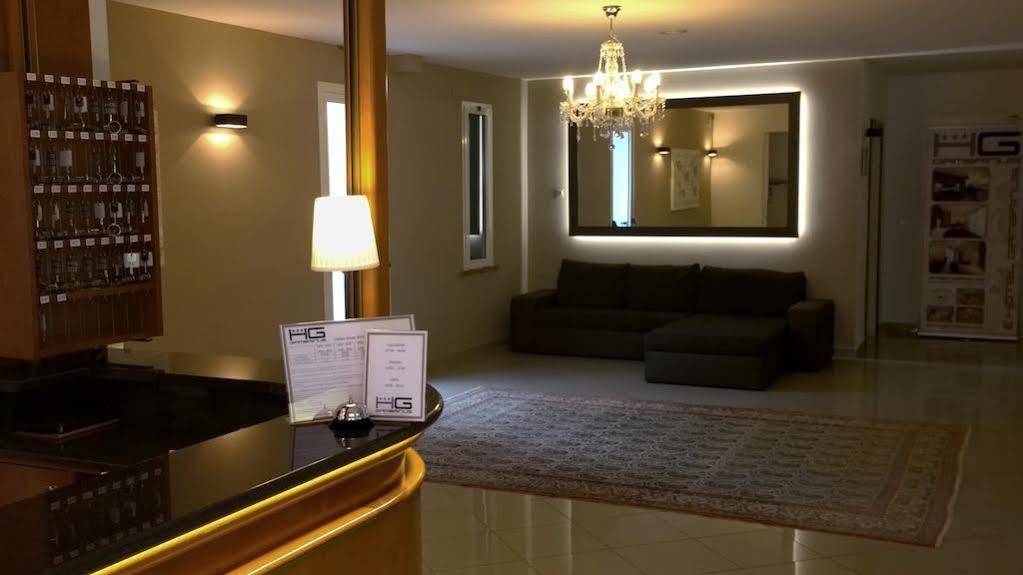 Hotel Gambrinus ลินญาโน ซับเบียโดโร ภายนอก รูปภาพ